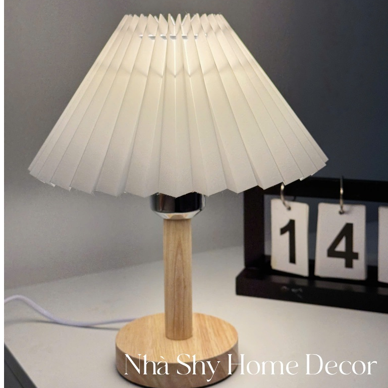 Đèn Ngủ Lông Vũ - Đèn Ngủ Để Bàn Trang Trí Sang Trọng - Ảnh Thật - Nhà Shy Home Decor