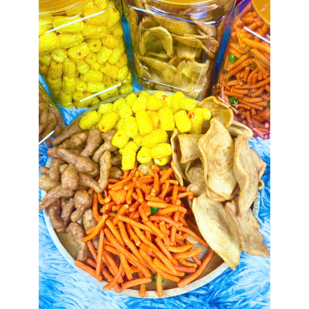 Combo snack ăn vặt 4 Vị -  [Bimbim Que + Nui Chiên Bơ + Snack Đùi Gà Bơ Cay + Tai Heo Mắm] - Phú Quý Food
