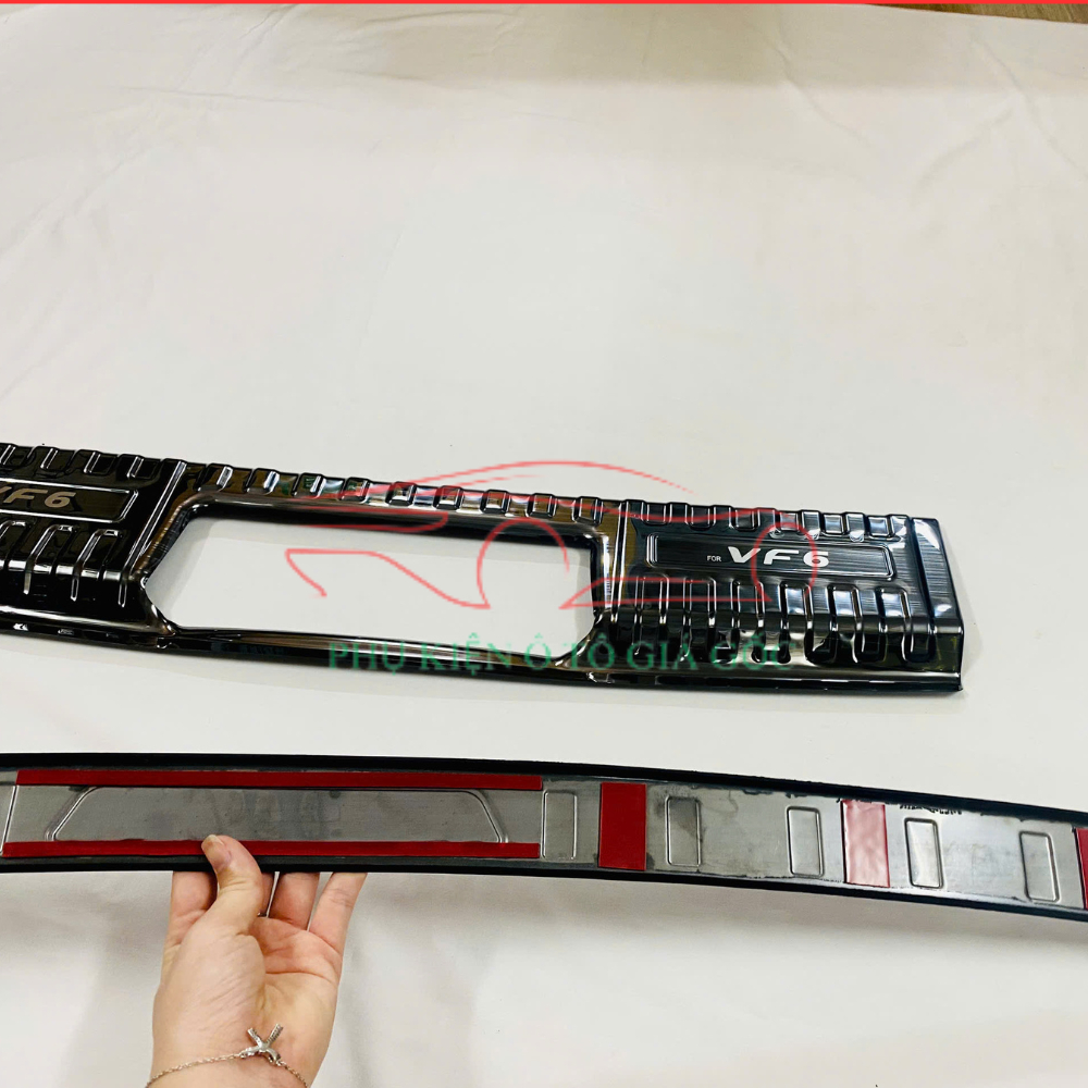 Ốp bậc cửa, nẹp bước chân và chống trầy cốp trong và ngoài xe Vinfast VF6 Vân Titan Hàng cao cấp