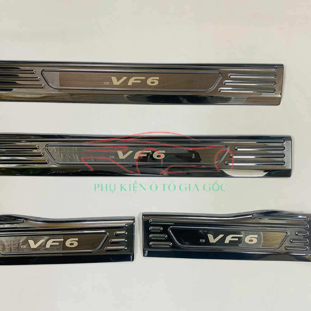Ốp bậc cửa, nẹp bước chân và chống trầy cốp trong và ngoài xe Vinfast VF6 Vân Titan Hàng cao cấp