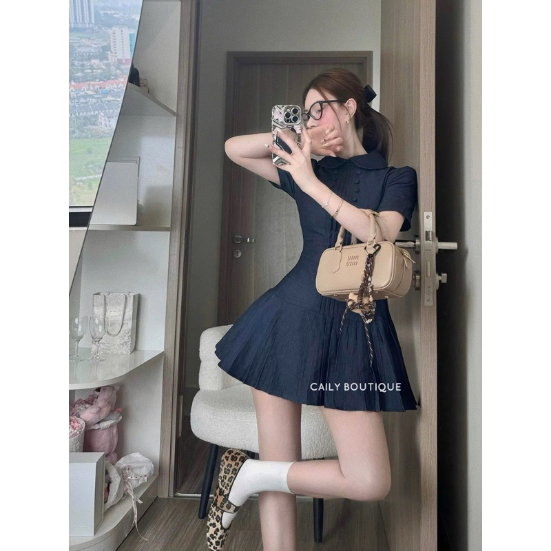 “Chari dress” Váy bò ngắn xoè cộc tay cổ sen đính khuy bọc thiết kế chân xoè dập ly sang chảnh | MIU.STUDIO