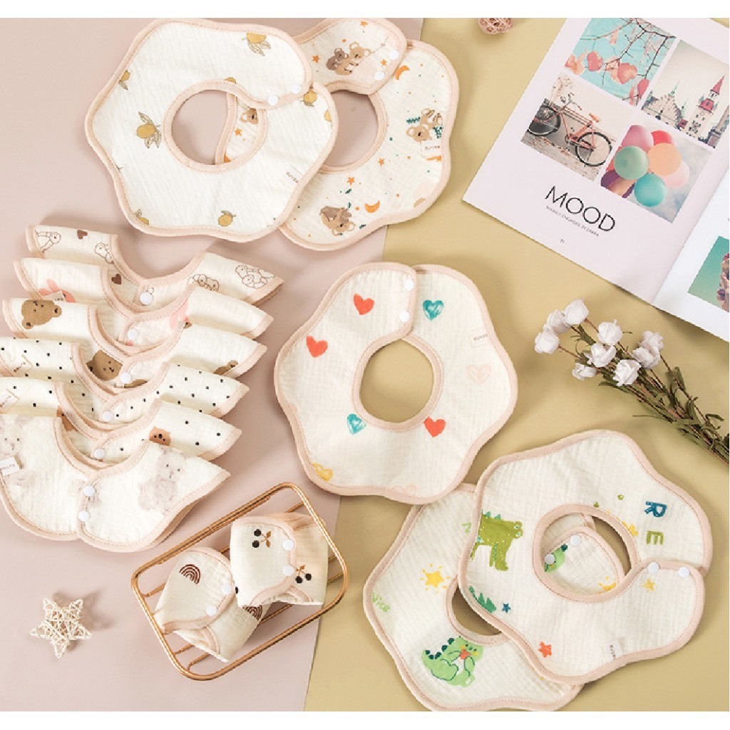 Yếm tròn xô chống thấm hình hoa NỀN NÂU KEM xoay 360 độ cao cấp, an toàn cho bé 0-2 tuổi mesocshop