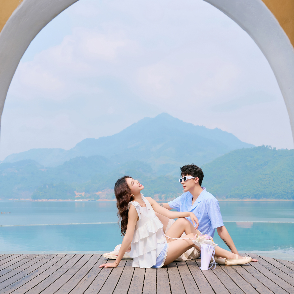 Set đồ đôi nam nữ với người yêu áo couple sơ mi nam kẻ sọc áo 2 dây quần sooc nữ thương hiệu LILA 2 - LIAKADA