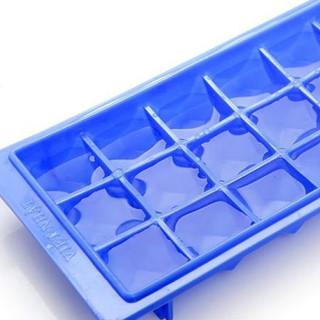 Khay đá 18 viên Việt Nhật ,vỉ làm đá, khuôn làm thạch rau câu chia đồ ăn dặm cho bé 6968