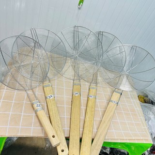 Vợt Vòng Inox Cán Gỗ Lớn nhiều Size, Vợt lưới vớt thức ăn chiên ráo dầu cán gổ tự nhiên - Hùng Home