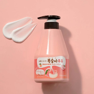 Dưỡng thể hương đào và sữa ong chúa Welcos Kwailnara Milk Body Lotion dưỡng ẩm và tái tạo da Hàn Quốc 560g