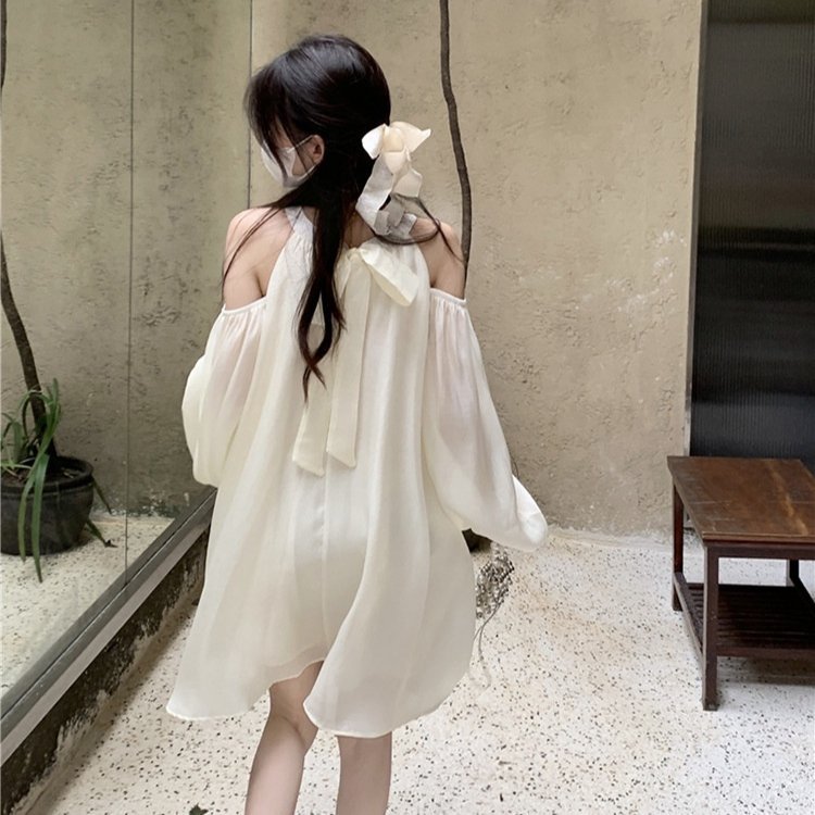 Váy cổ yếm hở vai tay dài bồng thắt dây nơ sau lưng Đầm babydoll trễ vai form rộng chất voan 2 lớp T115G