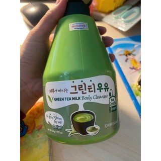 Sữa tắm trà xanh và tinh chất sữa ong chúa Kwailnara green tea Body Cleanser 560g