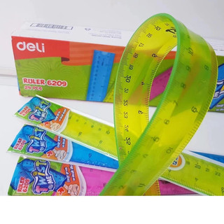 Thước kẻ nhựa dẻo EcoPVC 20cm Deli - Màu ngẫu nhiên - 1/2 chiếc - Chất liệu nhựa an toàn
