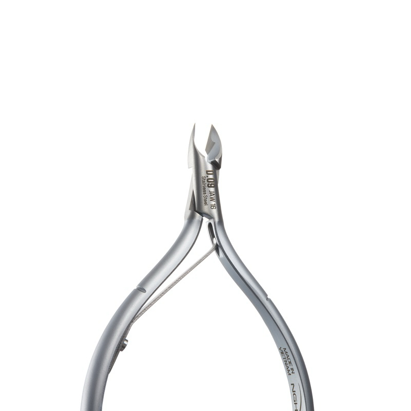 Hàng hot-Kềm Nghĩa D09 đầu tròn bán nguyệt. Sp được làm từ inox ko gỉ sét, siêu bền, an toàn sử dụng.