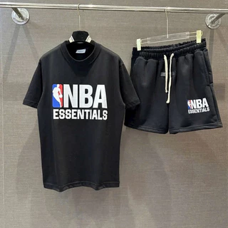 Bộ đồ nam cộc tay mặc hè chất liệu cotton dập logo chữ NBA Essen tials cao su nổi phối quần nỉ chân cua