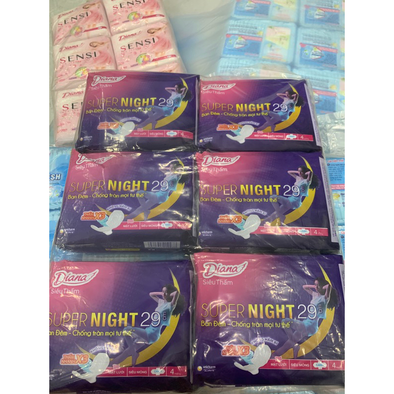 Băng vệ sinh ban đêm Diana siêu thấm Supernight 29cm/35cm