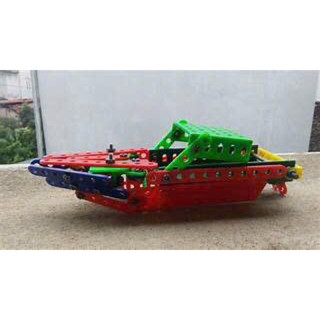Bộ chi tiết lắp ghép lớp 5(mô hình xe điện chạy bằng pin, máy phát điện gió, điện mặt trời)