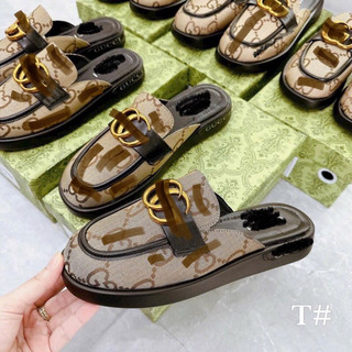 Sục nữ mũi tròn vải bố khuy vàng G,,G cao 2 phân