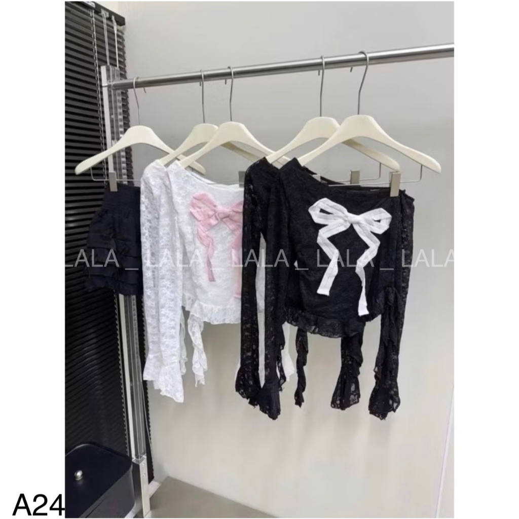 Áo lệch vai ren đính nơ ngực, trễ vai tay loe ren hoa hai lớp LALA  A24
