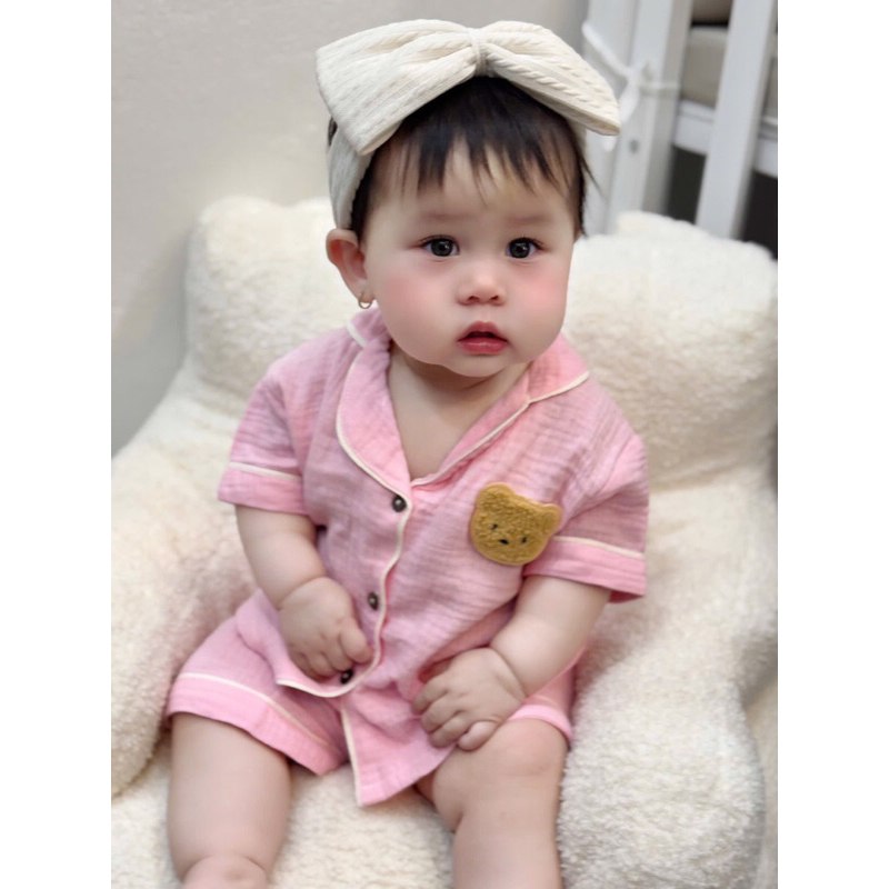 Bộ Pijama cộc tay bé trai bé gái đính gấu, đồ ngủ sơ sinh vải xô Muslin thoáng mát Tiệm Nhà Bơ size 5-15kg