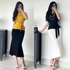 Set áo sơ mi cổ V phối chân váy đuôi cá cho các nàng công sở A2384