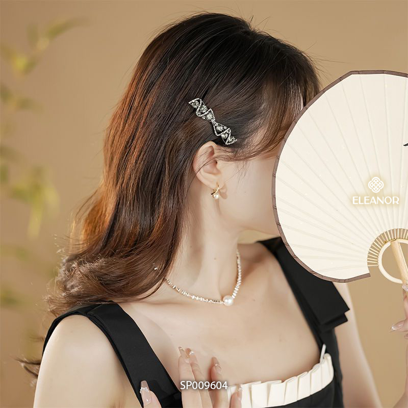 Kẹp tóc nữ Eleanor Accessories hình nơ viền xoắn đính đá kẹp tóc nơ tiểu thư phụ kiện tóc 9604