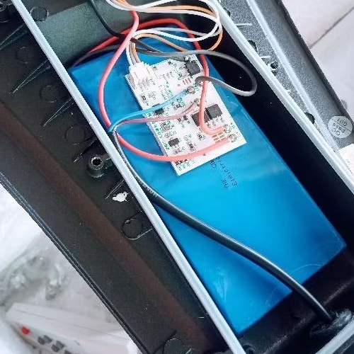 Đèn Đường Năng Lượng Mặt Trời Chiếc Lá 100W Chip COB 3030 Hiệu Suất Sáng Cao Sáng Nguyên Đêm