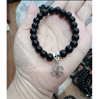 Vòng đá thủy tinh đen 8mm đính charm giả bạc, vàng