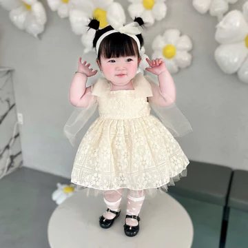 Form nhỏ Váy Ren Kem Cột Nơ Vai Kèm Tuban Và Chip 4-14 Kg,Váy Cho Bé Gái Đầy Tháng Sinh Nhật Chất Ren Mềm