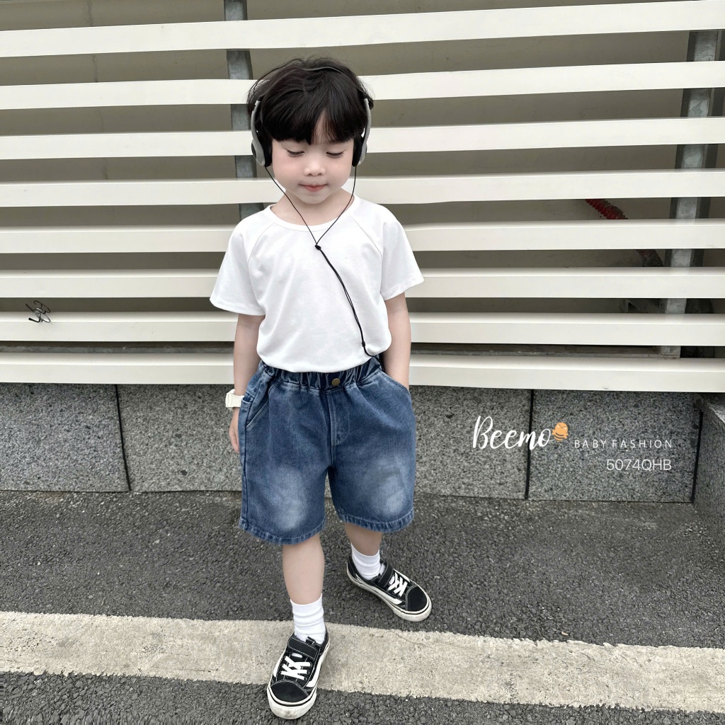 Quần sóc bò bé trai, quần shorts jeans phối tag da cá tính cho bé trai 5074QHB