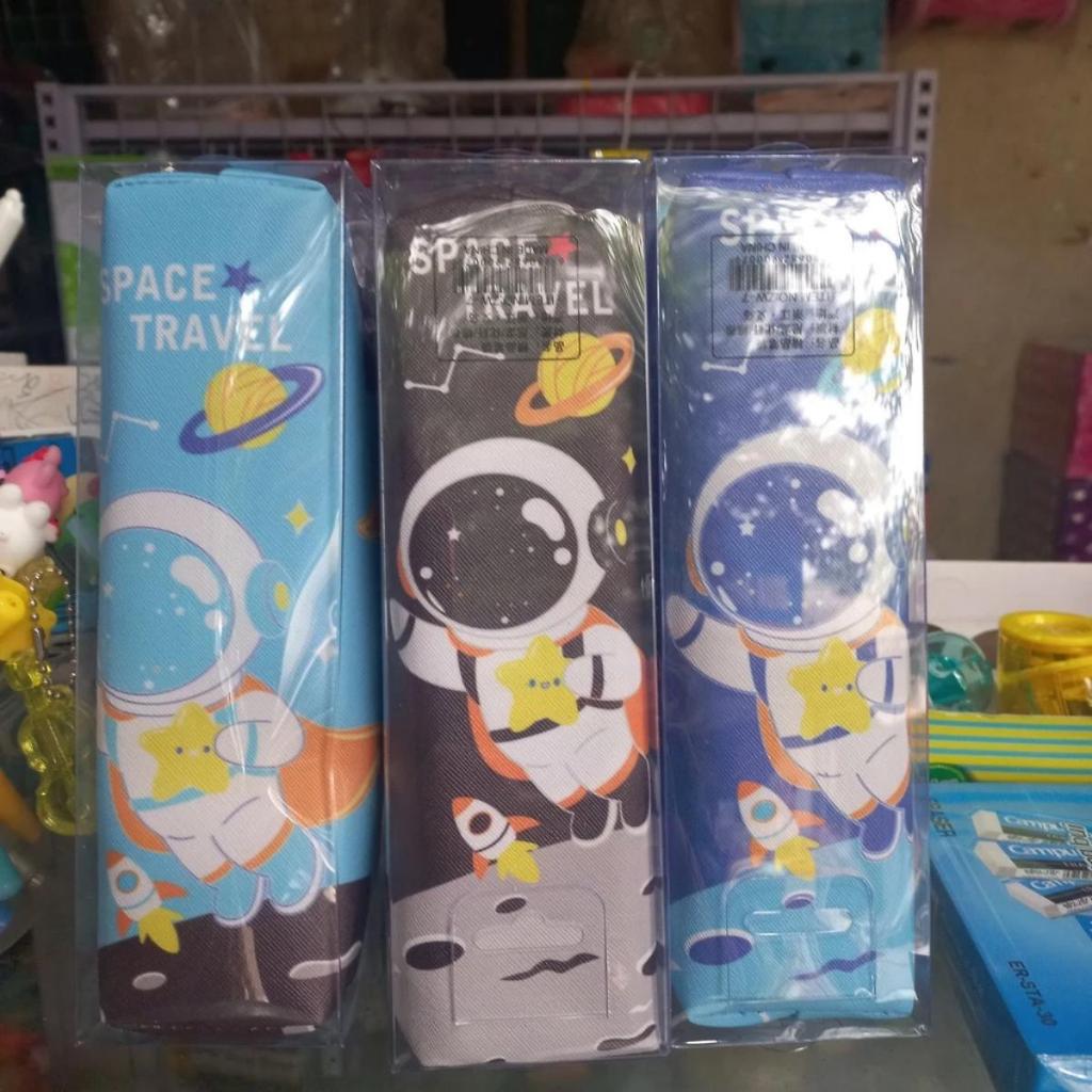 Túi đưng bút siêu cute.