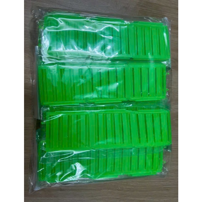 kẹp bấm phồng , bấm xù tóc . 1 vỉ 3 cái