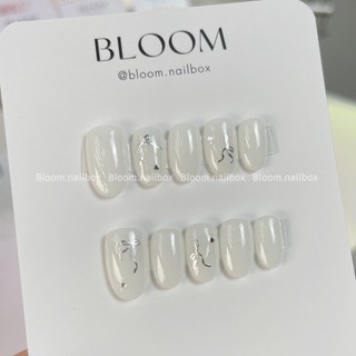 [B15] Nailbox thiết kế trắng gạo basic form ngắn nơ bạc và đá Bloom.nailbox