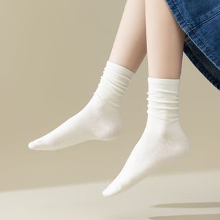 Tất nữ cổ cao chất liệu cotton trơn mềm mịn thoáng mát Vớ nữ cổ trung phong cách hàn quốc Style P006