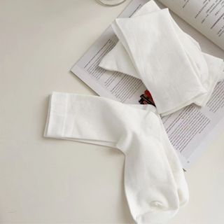 Tất nữ cổ cao chất liệu cotton trơn mềm mịn thoáng mát Vớ nữ cổ trung phong cách hàn quốc Style P006