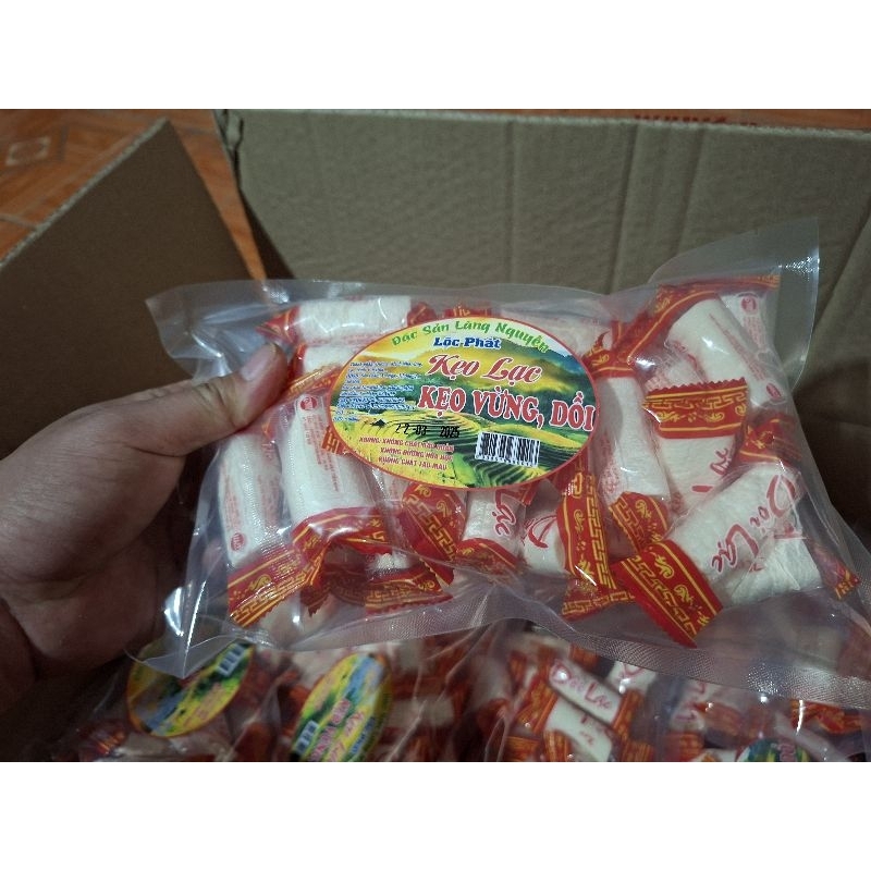 Đặc sản Kẹo lạc dồi làng nguyễn Thái bình