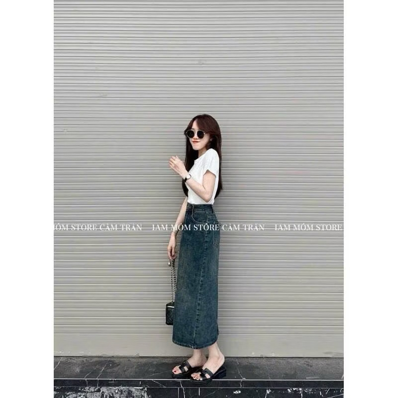 Chân váy jeans nữ xẻ sau thêu túi mặt cười