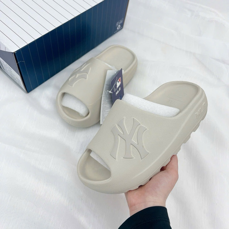[MLB] Skipper Slide ★すぐ品切れ★ DÉP MLB SKIPPER SLIDE NEW YORK YANKEES CHÍNH HÃNG | Shopee