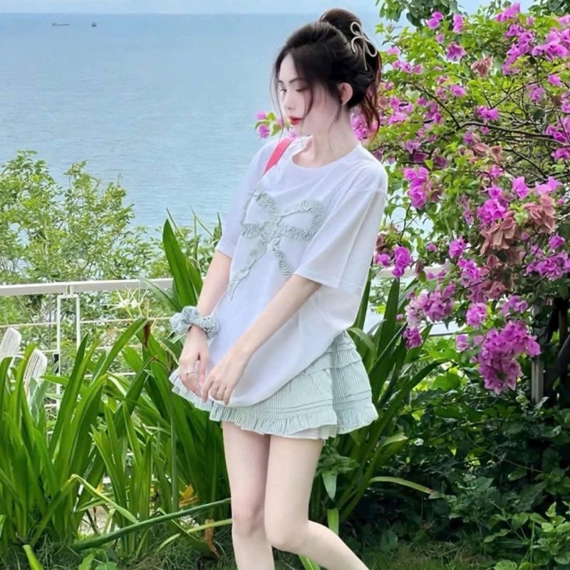 Áo phông unisex form thụng chất cotton - Hình Nơ rúm Màu Đỏ