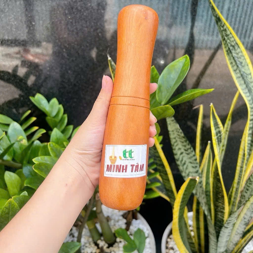 Dụng cụ giã tỏi ớt, giã tiêu, giã gia vị...- Chày gỗ giã tiêu, tỏi ớt thức ăn bằng gỗ có size lựa chọn sử dụng tiện lợi.