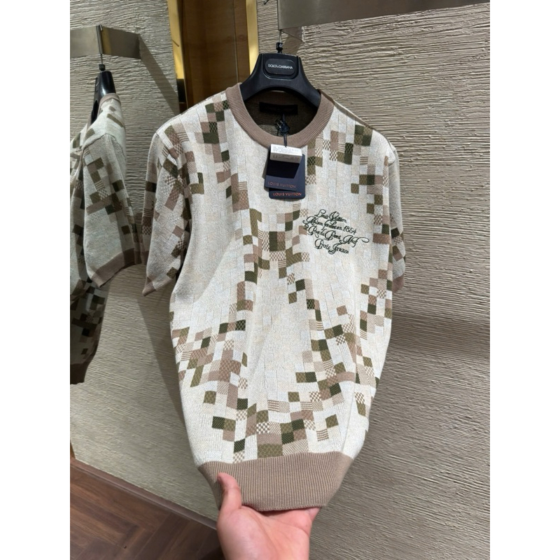 ⚡️[Hight Quality] Áo Phông 1-\/ Grey Damoflage Ready To Wear 25FW -Điểm Nhấn Logo Monogram Phối Thêu Cao Cấp Nam Nữ Qccc