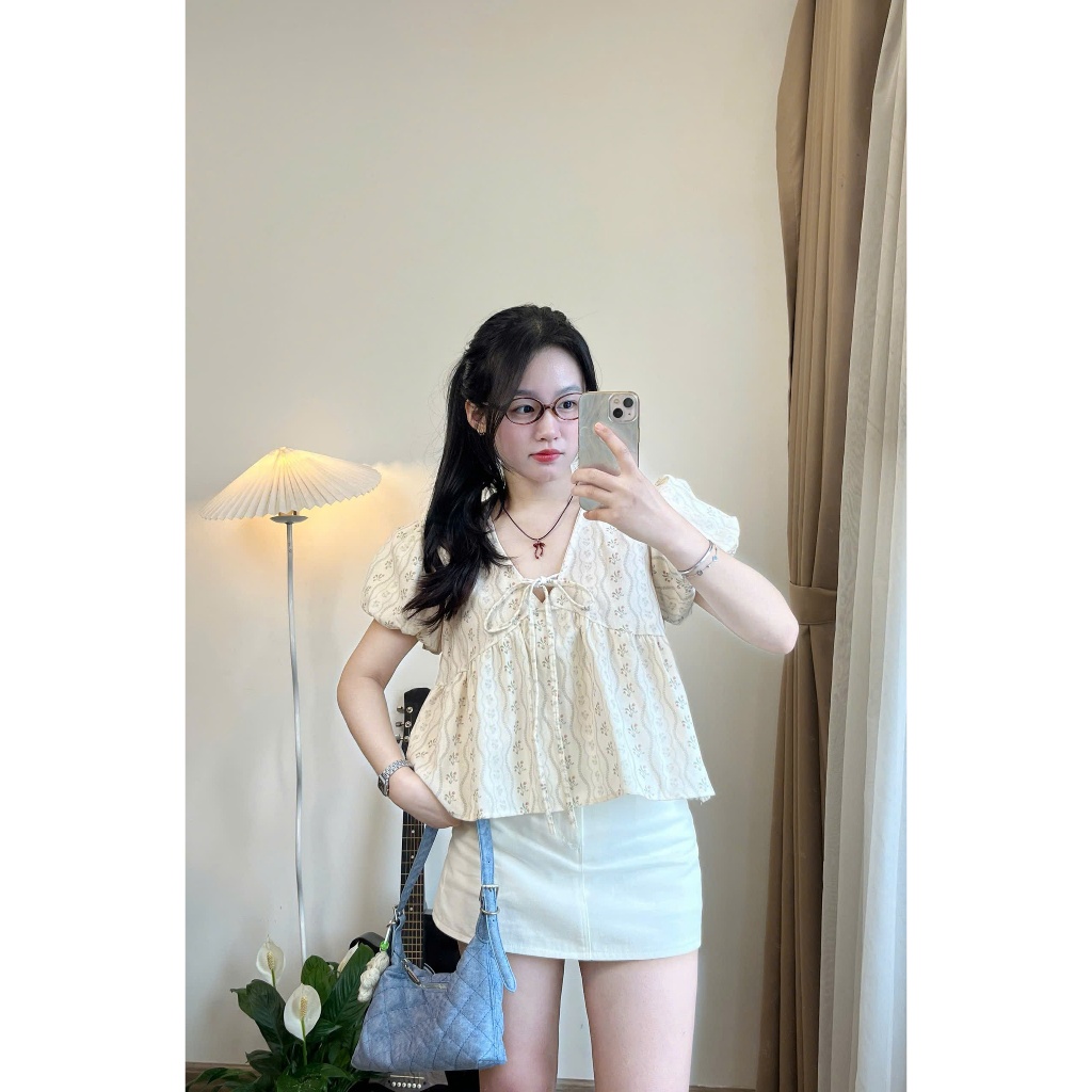 Áo sơ mi babydoll Joolate cổ V ngắn tay hoạ thiết hoa nhí thắt nơ Aobbd538 P0K34
