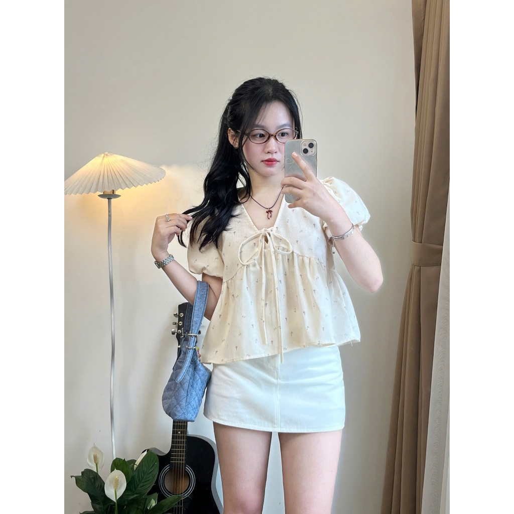 Áo sơ mi babydoll Joolate cổ V ngắn tay hoạ thiết hoa nhí thắt nơ Aobbd538 P0K34