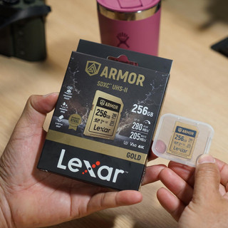 Thẻ nhớ Lexar ARMOR GOLD SDXC UHS-II thép không gỉ, chống nước, chống sốc, siêu bền