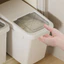 Thùng gạo nắp đậy chống ẩm, chống côn trùng có bánh xe di chuyển (kèm ca đong)