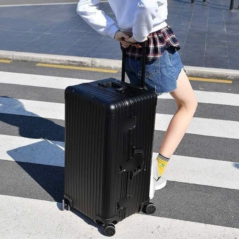 vali mẩu mới khung thép{khóa gài hiện đại bảo mật chống trộm cắp chống cạy phá{bảo hành phụ kiện 20 nnăm}