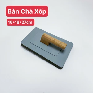 Bàn chà xốp dày 2cm, kích thước 16*18*27cm bằng nhựa Pvc, nhẹ tay, cán gỗ tiện tròn