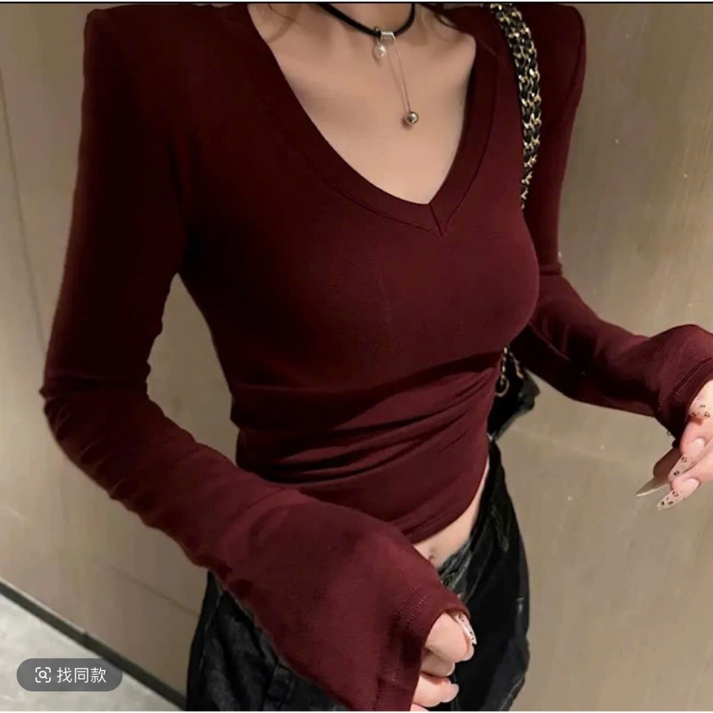 Áo thun cổ tim có đệm cầu vai.chất dày dặn. dễ mic đò. sẵn đủ màu (AD3)