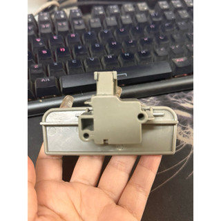 Tay mở hộp dụng cụ xe Thaco 950,990