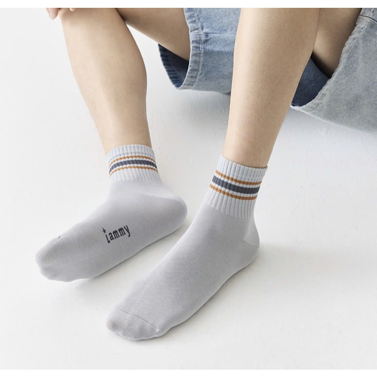 Vớ Tất cotton cổ lửng sọc ngang Nam Nữ phong trẻ trung, năng động.