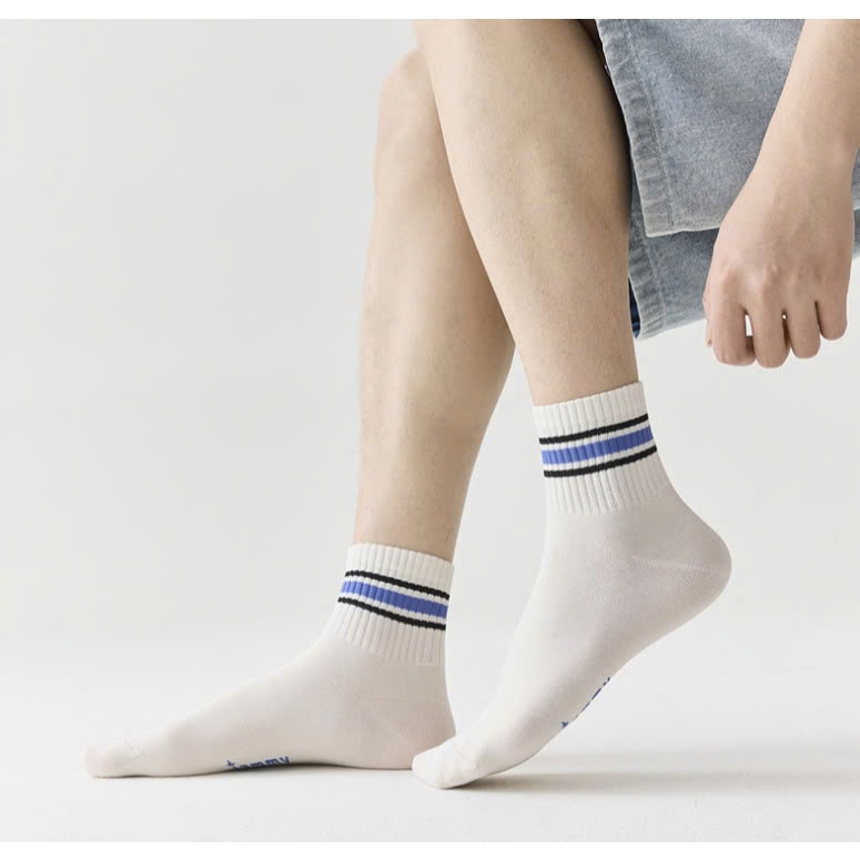 Vớ Tất cotton cổ lửng sọc ngang Nam Nữ phong trẻ trung, năng động.