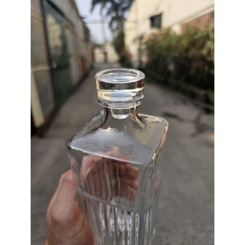 Chai thủy tinh sọc đáy núi dung tích 500ml