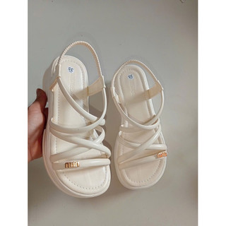 Sandal quai hậu đế 5 phân dây quai chéo gắn chữ Min