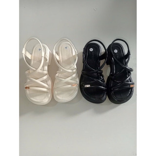 Sandal quai hậu đế 5 phân dây quai chéo gắn chữ Min